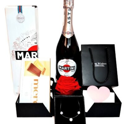 cadou pentru iubita cu trandafir rosu criogenat, set bijuterii din argint, sampanie Asti Martini si ciocolata Merci